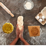 Wooden Cookie Molds, Carved Wooden Biscuit Mold Baking Cookie Mold Wooden Kitchen Cookie Cutter Embossing Press Molds Gingerbread Mold Diy Baking Tools (Christmas Wreath)