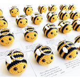 Pocket Hug Bee With Greeting Cards, Crocheted Handmade Small Gifts, Cute Little Heart Pocket Hug & Gift Card, Thinking Of You Love Gift For Family And Friends. (With Keychain)