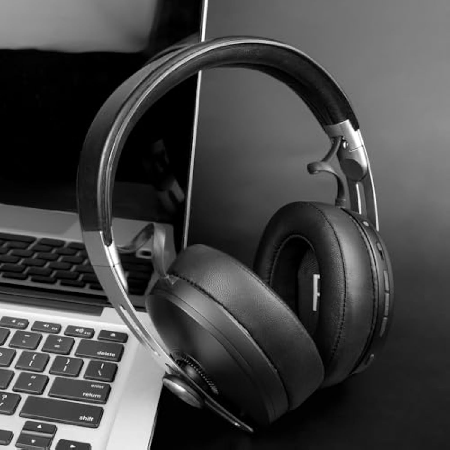 Lambskin Earpads Replacement For Sennheiser Momentum 3 Wireless Noise Cancelling Over/Around-Ear Headphones, Ear Pads Cushions With Soft Noise Isolation Memory Foam - Black