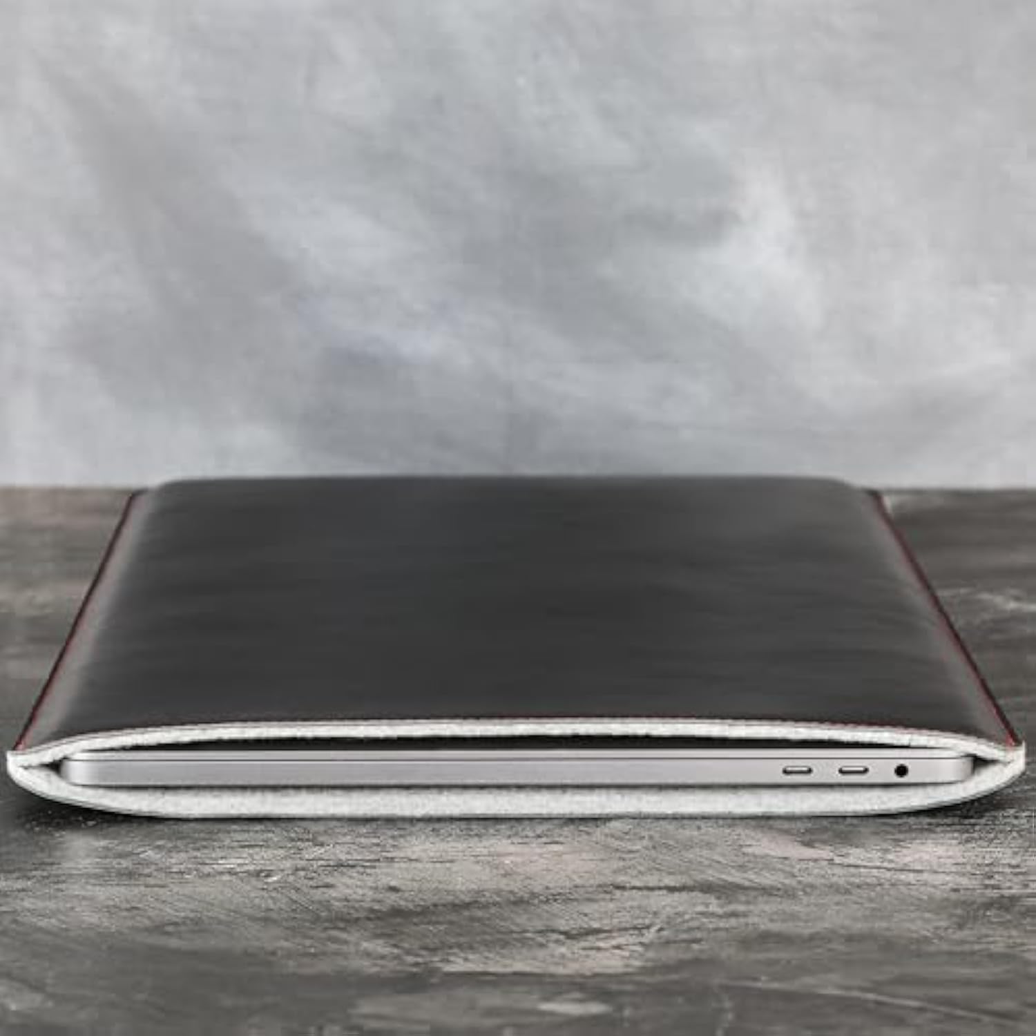 Real Leather Laptop Sleeve For Macbook Pro & Air Fits 13, 14, 15 & 16 Inch - Genuine Full Grain Leather With Soft Wool Lining (15 Inch - Air M2/M3)