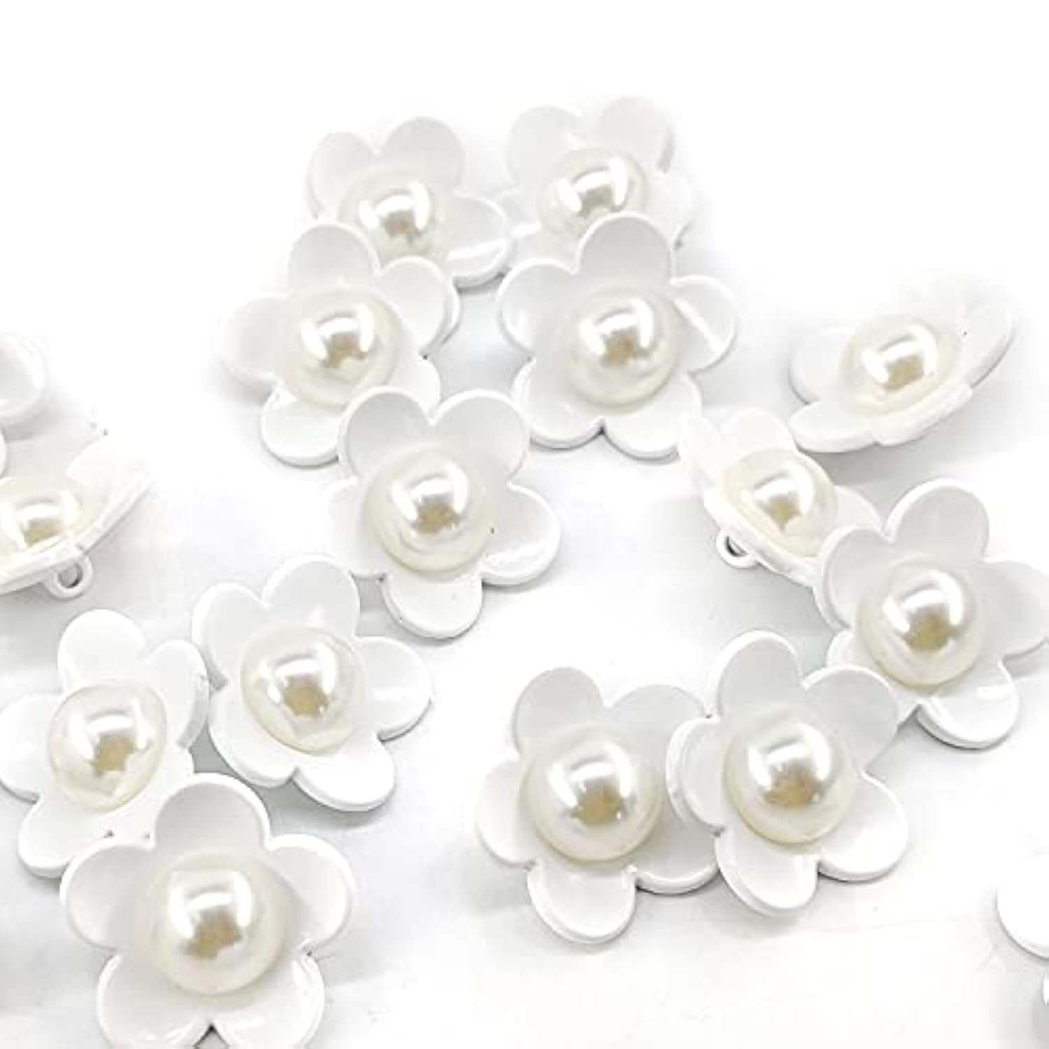 Cute White Flower Shank Sewing Buttons 20 Pcs - 25Mm, 1"