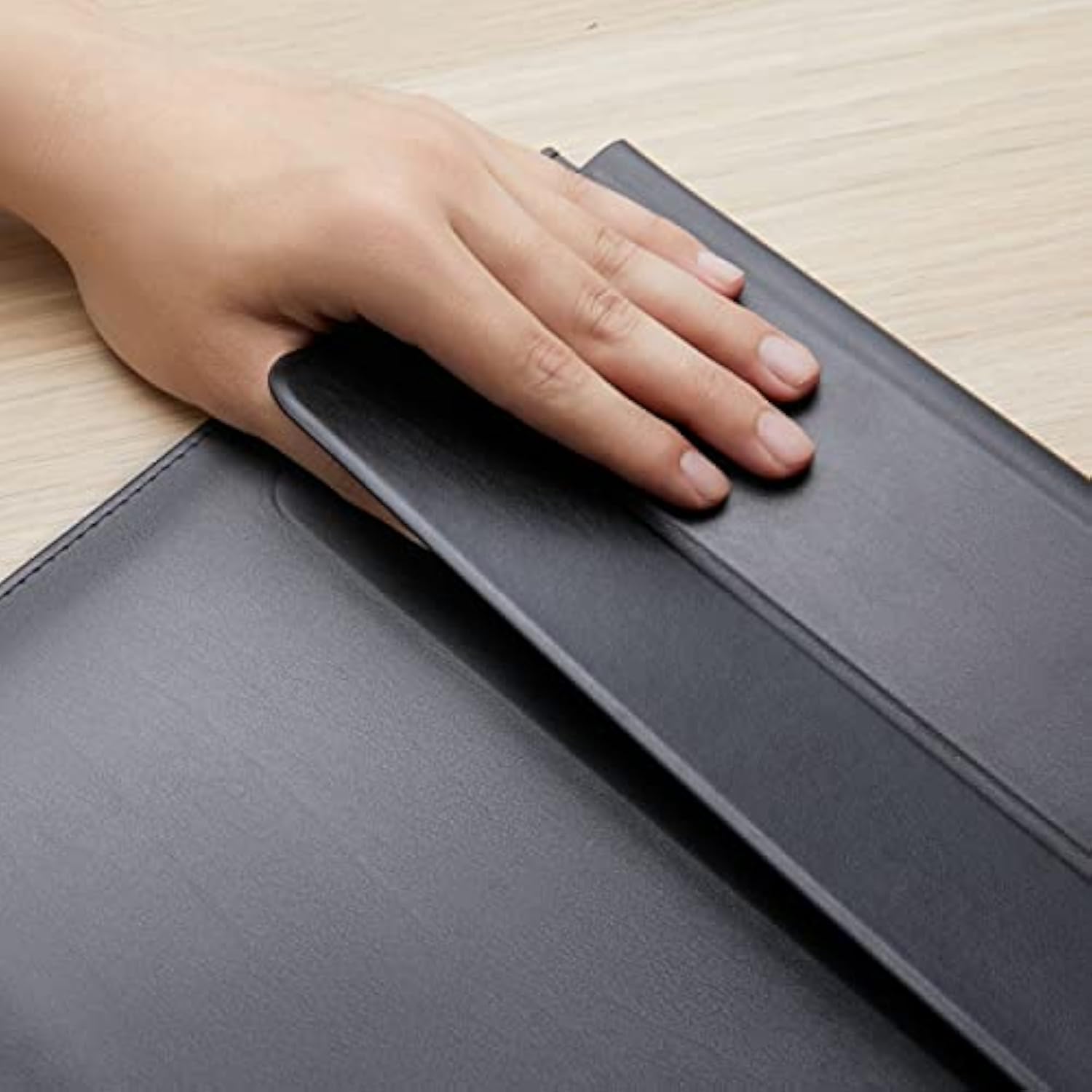 Shield Stand & Go Laptop Sleeve For Macbook Pro/Air 13"/14" In Black