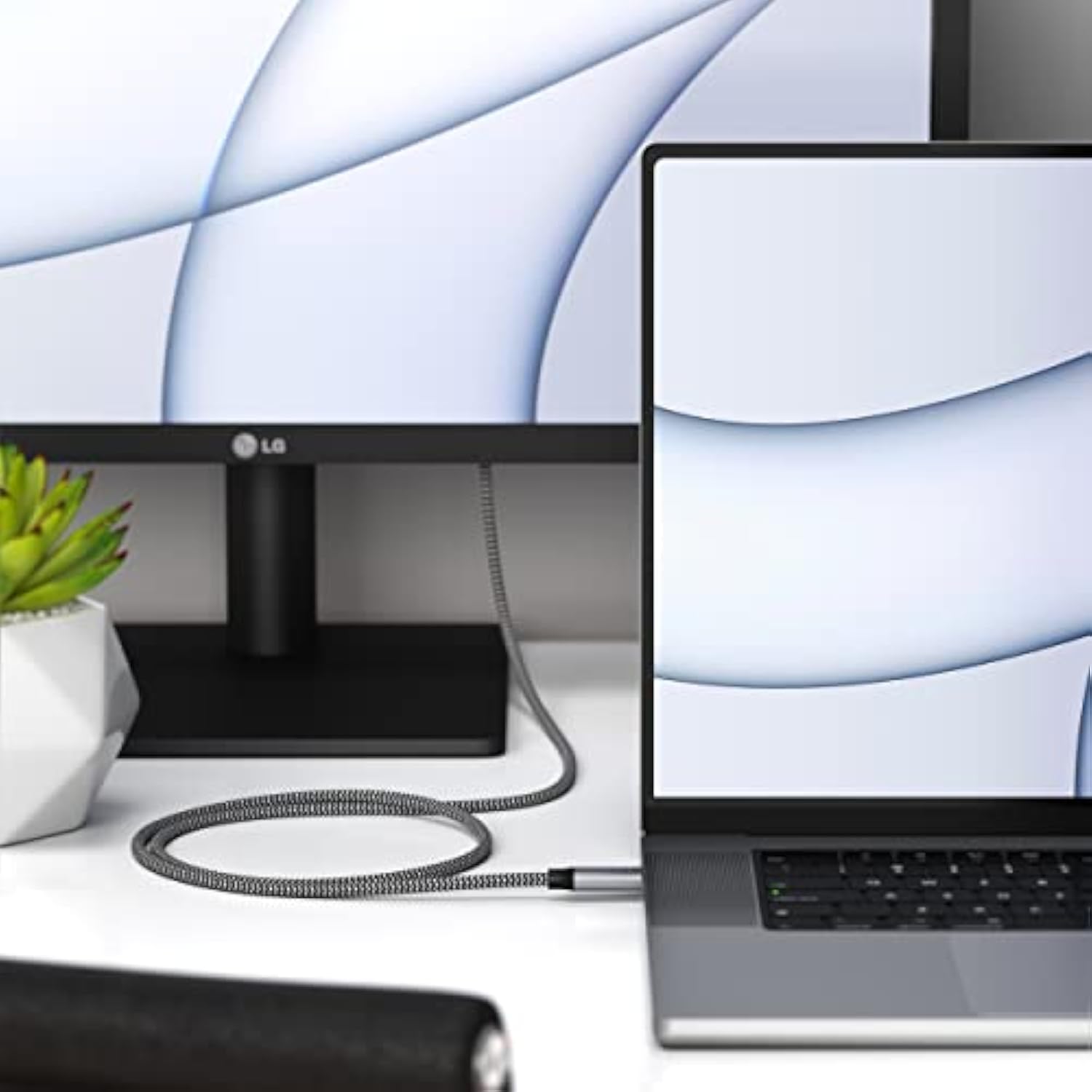 Satechi USB C to USB C 4.0 Pro Cable, 140W Power Delivery, 8K Resolution @ 60Hz, 4K @ 120Hz Single or 4K @ 60Hz Dual Display, 40Gbps Data Transfer, Downward Compatible to 2.0 USBC Devices (30in/80cm)