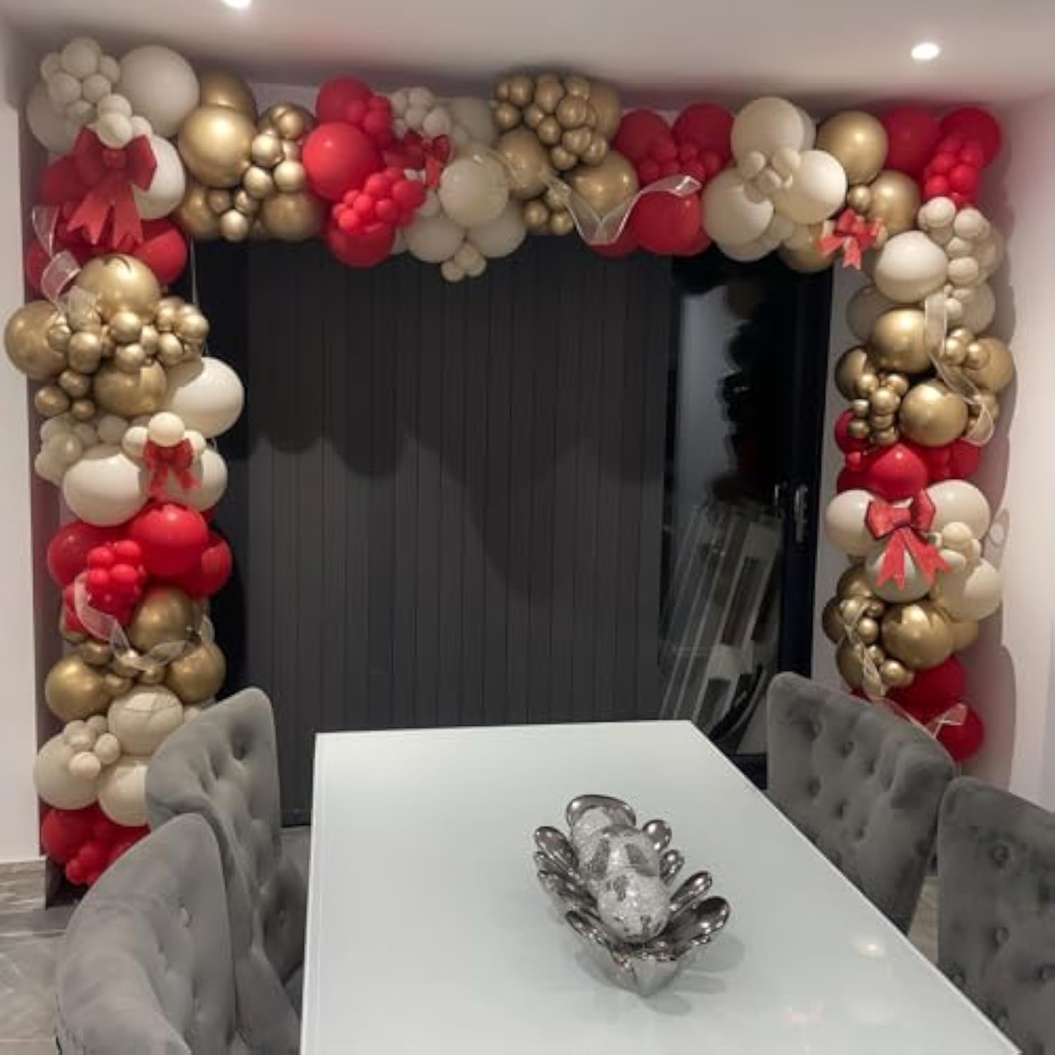 Merry Christmas Balloon Arch Garland Kit, 127Pcs Red Sand White Gold Xmas Balloons With Gingerbread Man Santa Claus Candy Cane Foil Balloons For Christmas Holiday Winter New Year Party Decorations