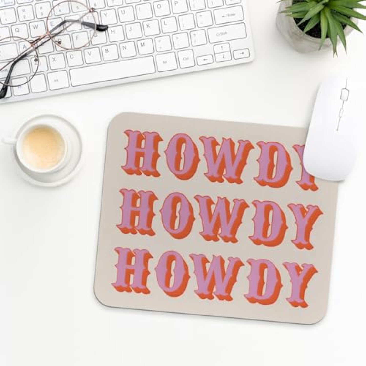 Pink Howdy Cute Mouse Pads, Office Supplies Mouse Pad, Cowgirl Western Square Mouse Pads For Desk Office Gaming Working, Gifts For Girls Women, 9.5×7.9 In
