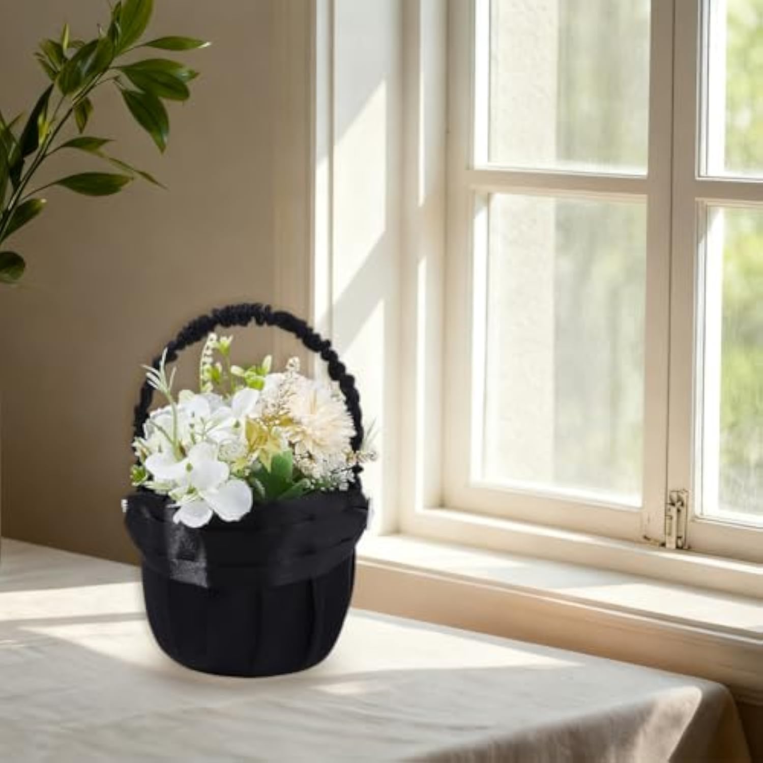 Wedding Black Flower Girl Basket Small Gothic Flower Basket For Wedding Ceremony Satin Rhinestone With Handle For Bridal Petals Confetti Banquet Home Ceremony Western Party Decoration
