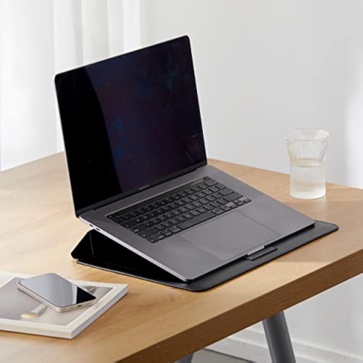 Shield Stand & Go Laptop Sleeve For Macbook Pro/Air 13"/14" In Black