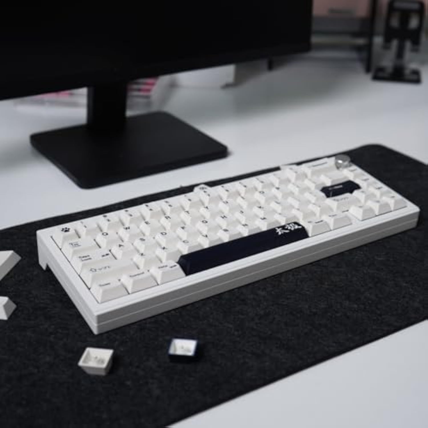 Black White Keycaps 133 Keys Cherry Profile Keycap Dye-Sub Suitable For 60/64/