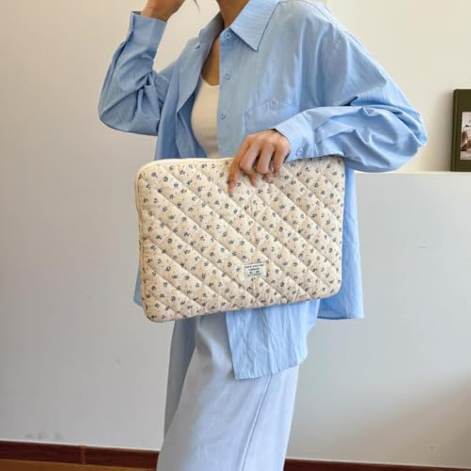 Cute Laptop Sleeve 13-15 Inch Laptop Accessories Aesthetic Quilted Computer Bag With Flower Puffy Printing For Macbook