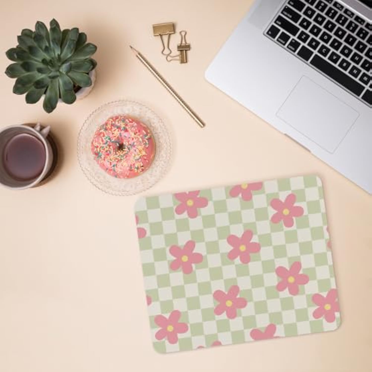 Checkered Flowel Green Mouse Pad 9.4 X 7.9 Inch, Retro Groovy Flowers Square Non-Slip Rubber Mat Mousepad For Office Dorm Desk Decor, Office Supplies Gifts For Women Kid