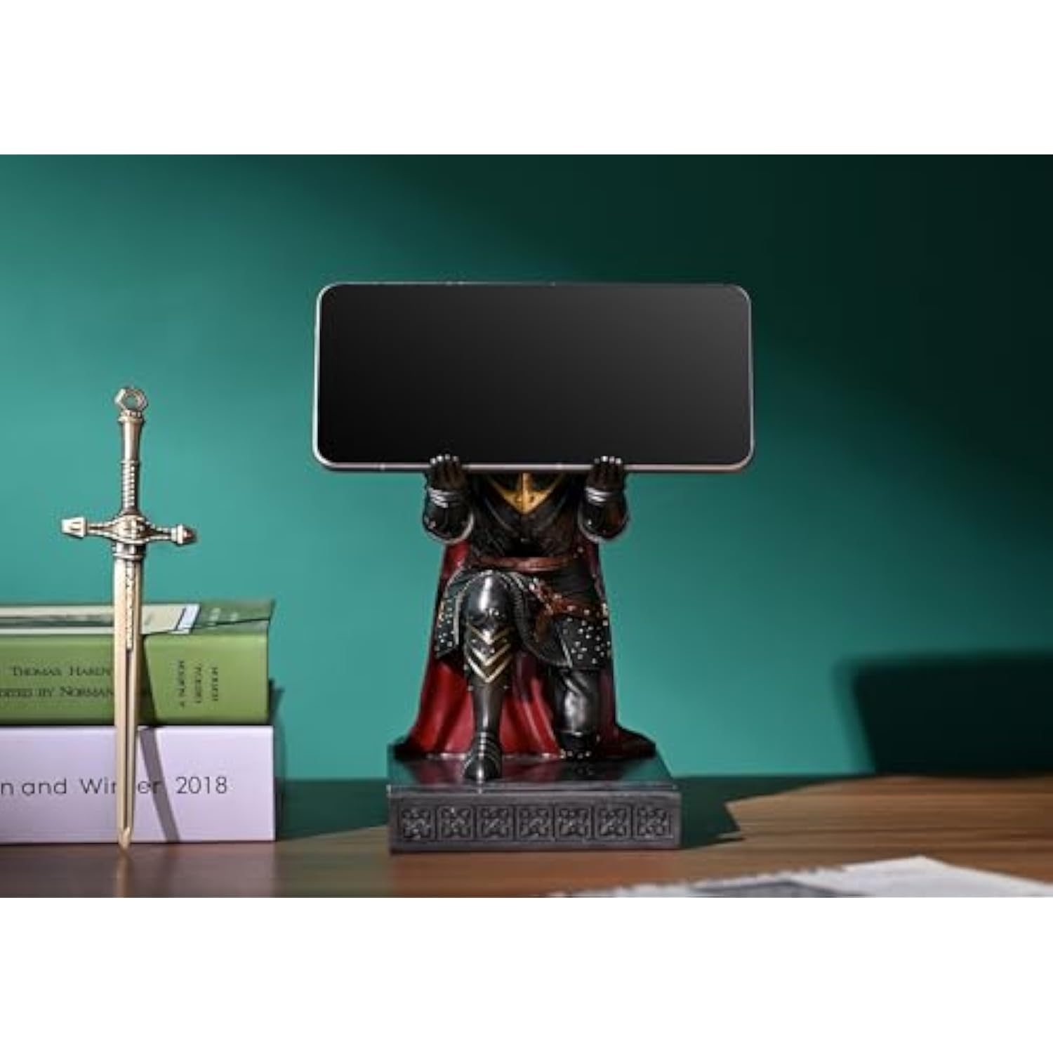 King'S Guard Leader Cloak Warrior Knight Pen Holder Mobile Phone Stand, Ornament Knight Statue, Pen Stand Paperweight For Office And Home (Iron)