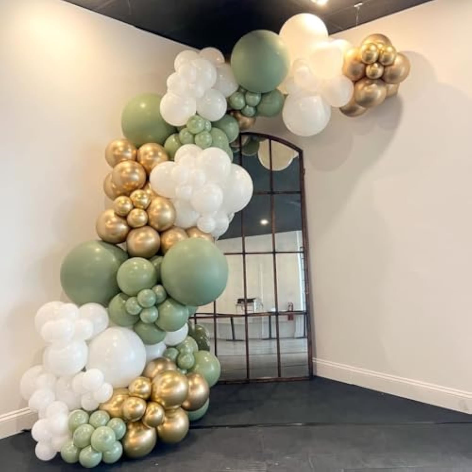 Sage Green Balloon Garland Kit,138Pcs Sage Green Balloons With White Metallic Gold Confetti Balloons For Wedding Birthday Party Baby Shower Party Background Decoration