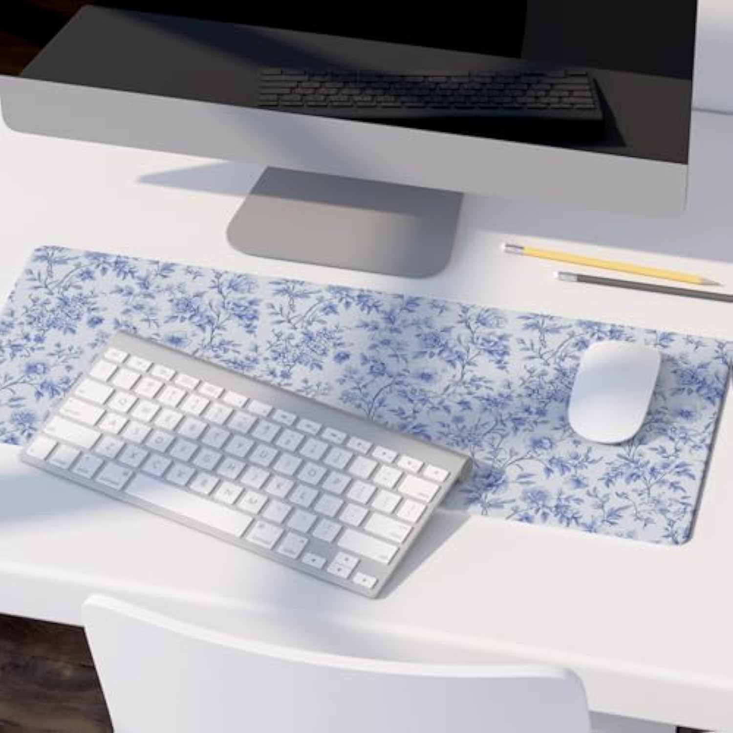 Light Blue Chinoiserie Mouse Pad,Vintage Blue And White Floral Desk Mat,Xl Large Vintage Floral Preppy Mouse Pad,Girly Gaming Mousepad,Girly Laptop Desk Mat For Dorm Home Office,31.5X11.8 Inch