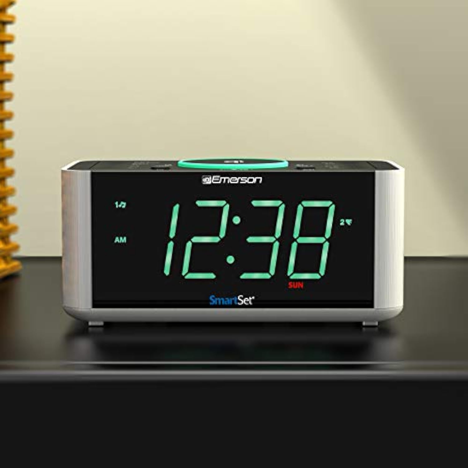 Emerson ER100202 Smartset Dual Alarm Clock Radio with USB Port and QI Wireless Phone Charger with Bluetooth, All Qi Compatible Phones