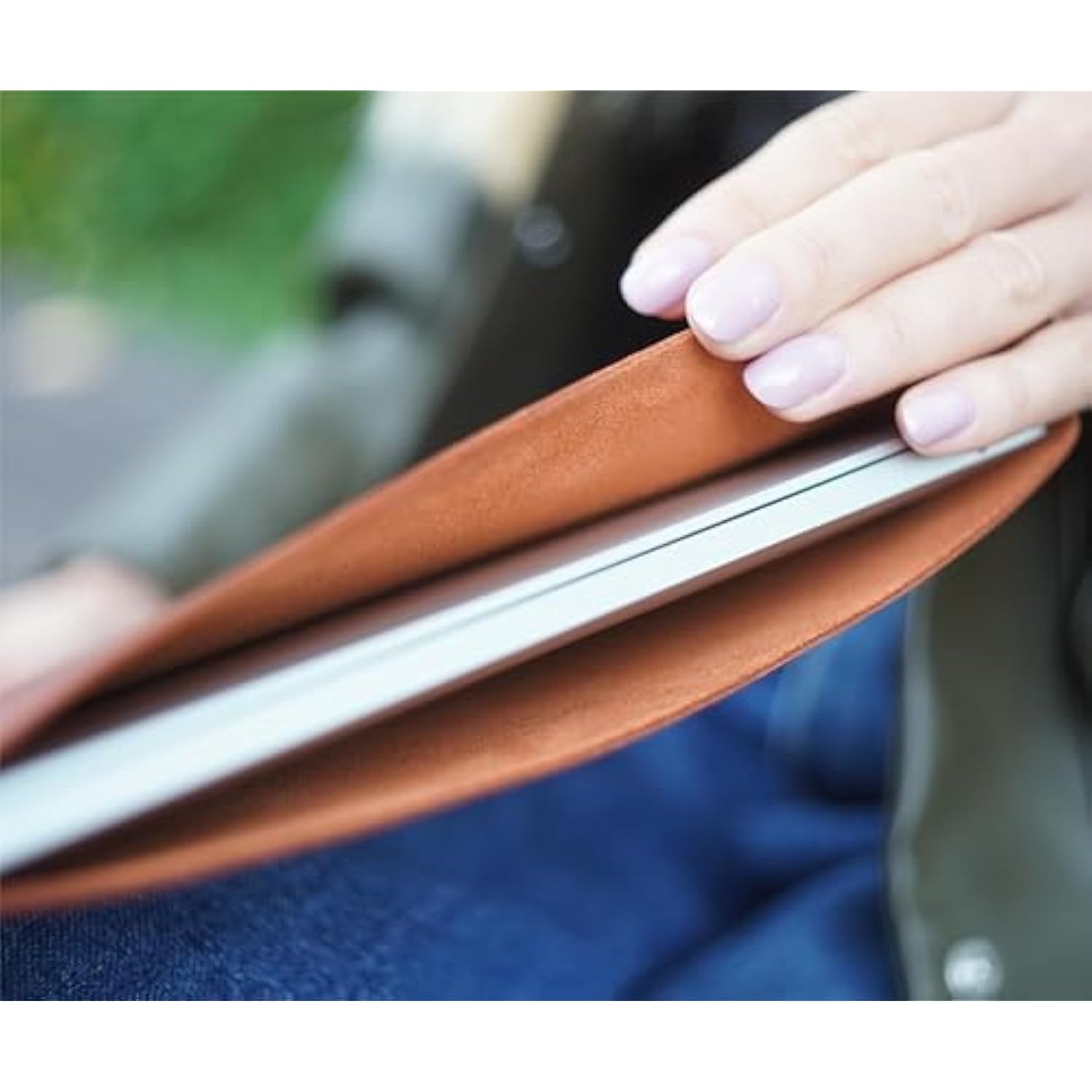 Genuine Vintage Leather Sleeve Case For 13-Inch Macbook Air/Pro 2018-2026 M1 M2 M3 M4 / 13 Macbook Pro M1 M2 M3 M4 Max (2018-2026) (Vertical, Cognaq)