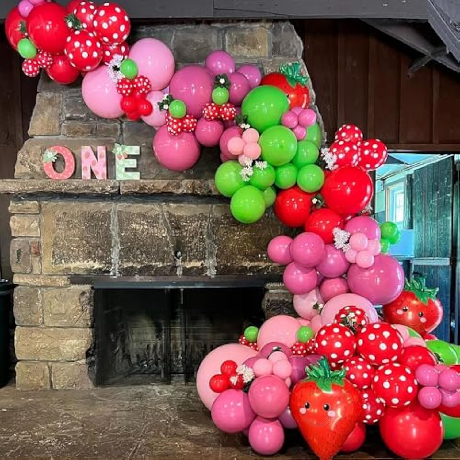 147Pcs Strawberry Balloons Arch Garland Kit With Strawberry Foil Balloons For Sweet Girl My Berry First Themed Birthday Party Supplies Baby Shower Gender Reveal Decorations Red Pink Green