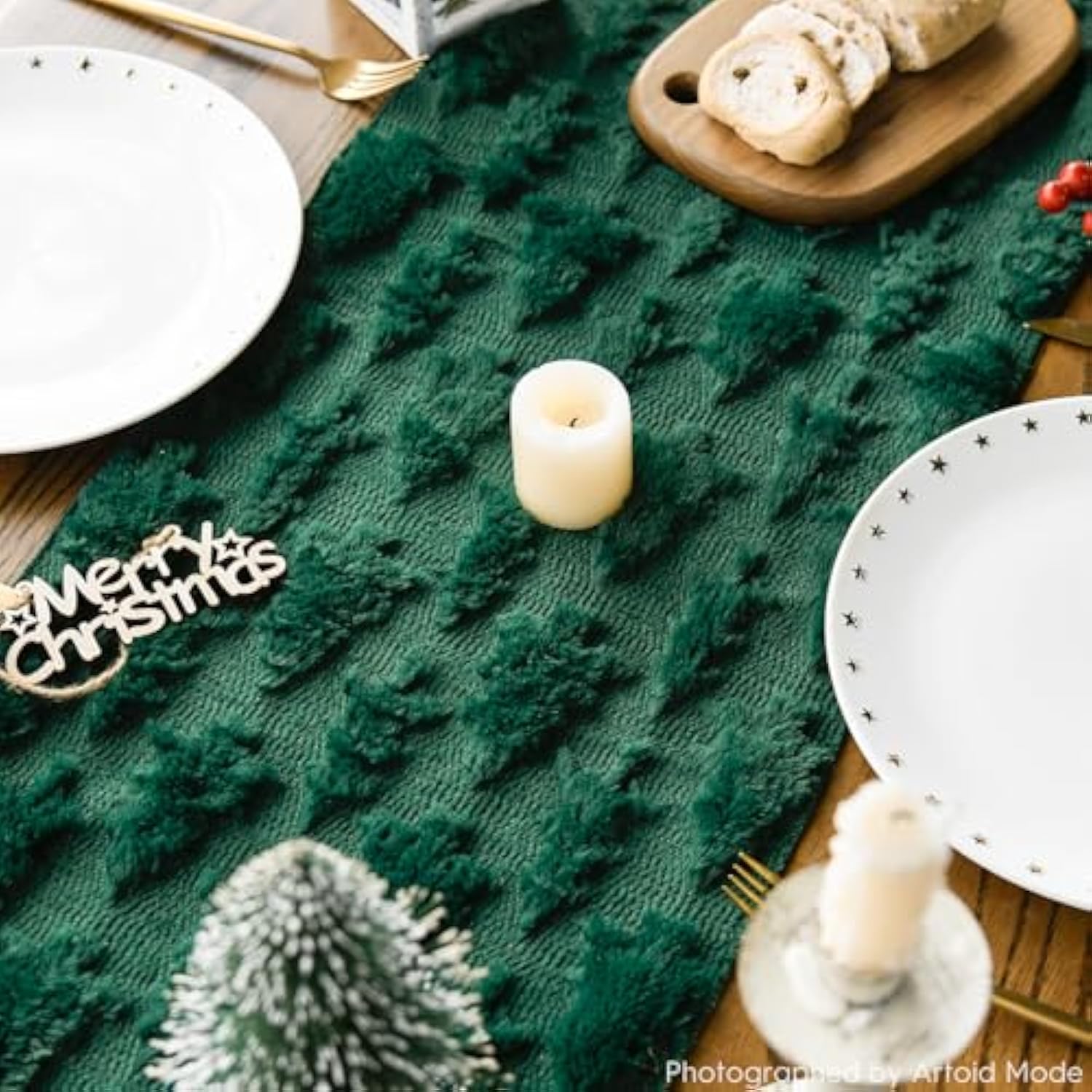 Green Christmas Trees Soft Plush Faux Fur Jacquard Christmas Table Runner, Holiday Kitchen Dining Table Decoration For Home Party Decor 13X72 Inch