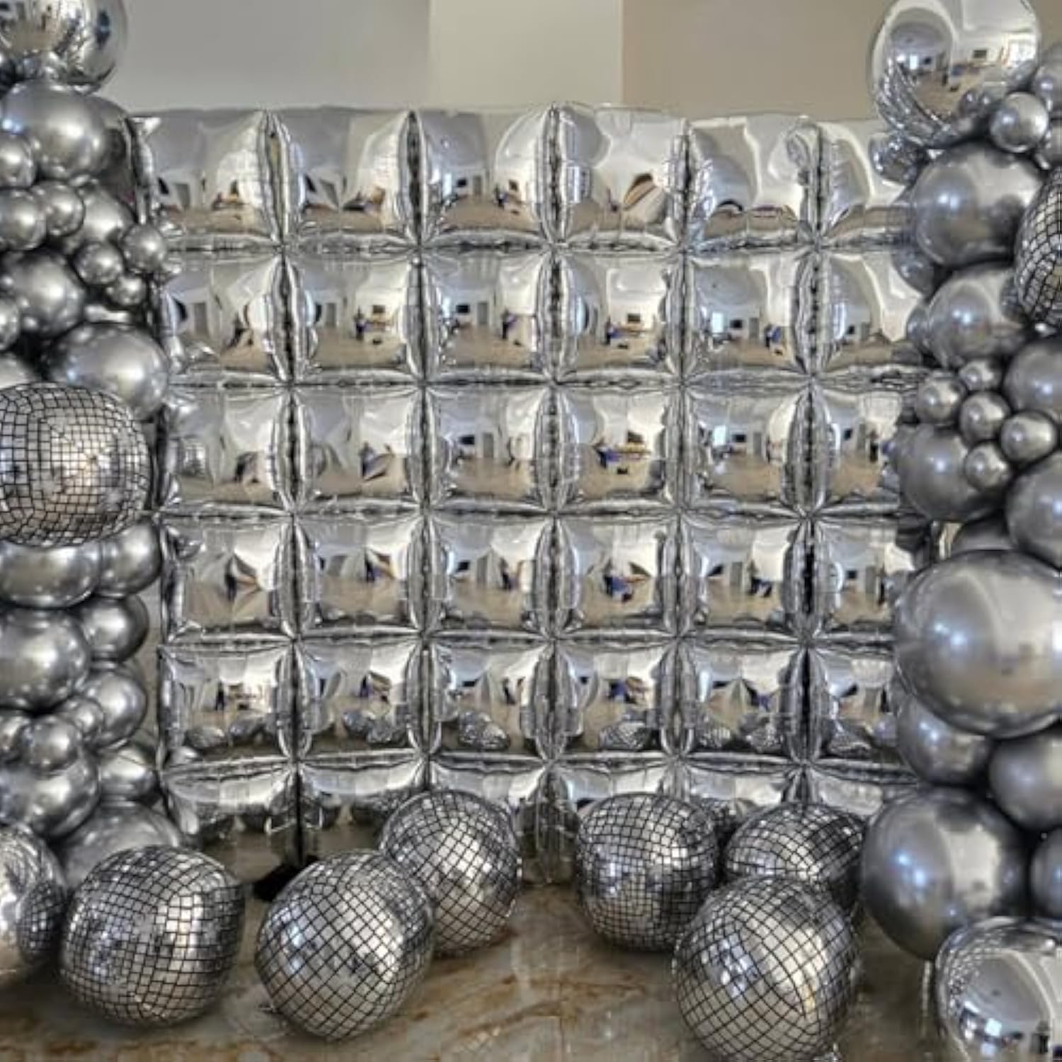 25-Pack Silver Square Foil Balloons Metallic Chrome Backdrop for NYE & Events