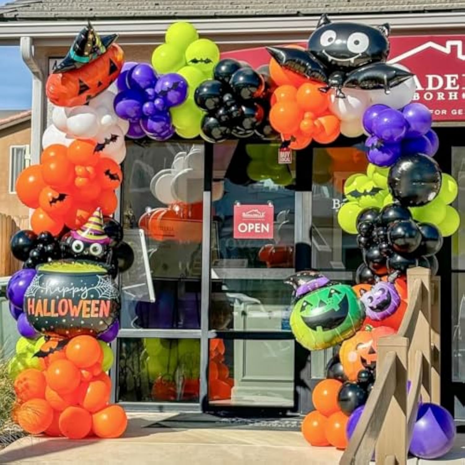 Red And Black Balloon Garland Kit, Red Black And Gold Balloon Arch, 114Pcs 4 Sizes Black Red Balloons For Casino Theme Party?Graduation?New Year?Wedding?Birthday Decorations