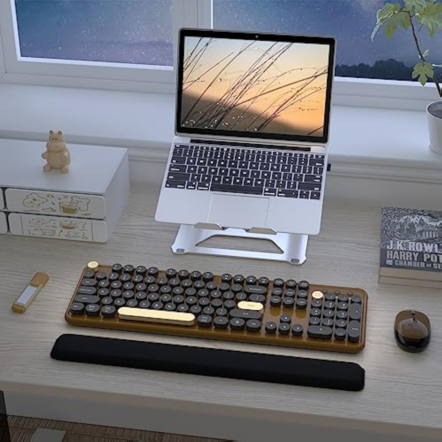 Wireless Keyboard And Mouse Combos, Retro Keyboard And Mouse Wireless Full Size, 2.4Ghz Connection And Optical Mouse For Windows, Mac, Pc, Laptop For Home And Office (Coffee-Black)