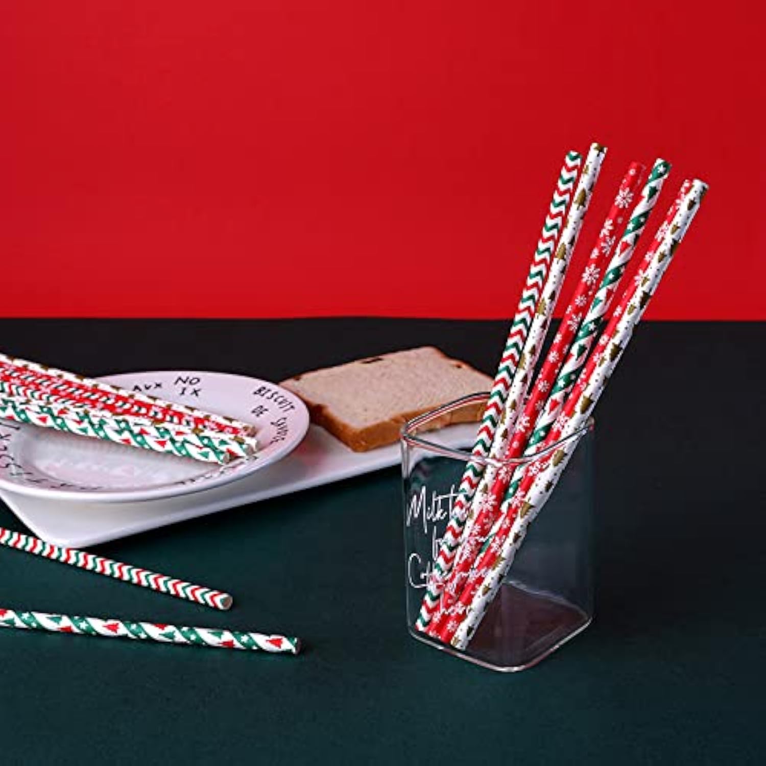 200 Christmas Paper Straws, 8 Styles Red Green White Gold Biodegradable Party Drinking Straws With Stripe, Wave, Christmas Tree Snowflake Design Decorations Supplies