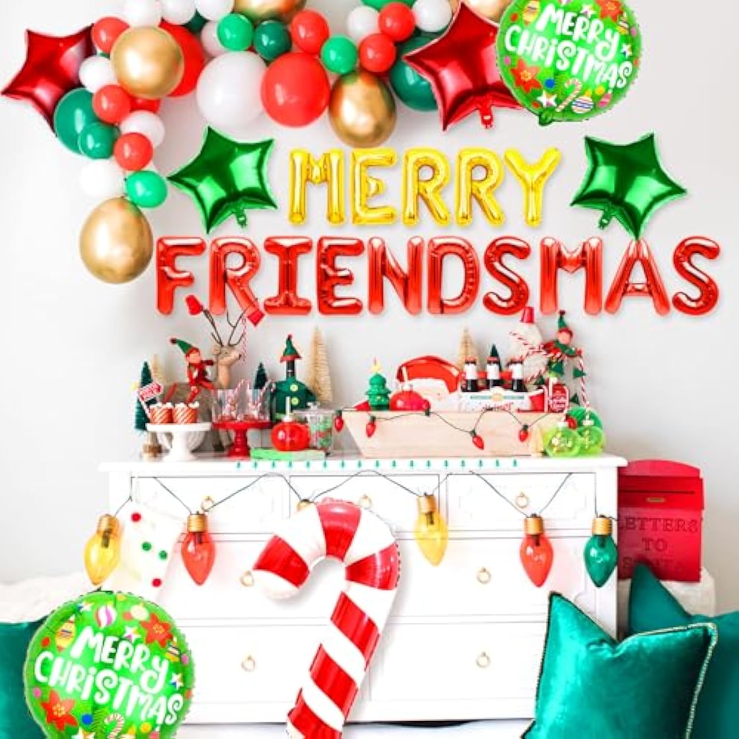 11 Pcs Merry Friendsmas Party Decorations Merry Friendsmas Banner Balloons Friends-Themed Christmas Party Garland Bunting Decorations Supplies