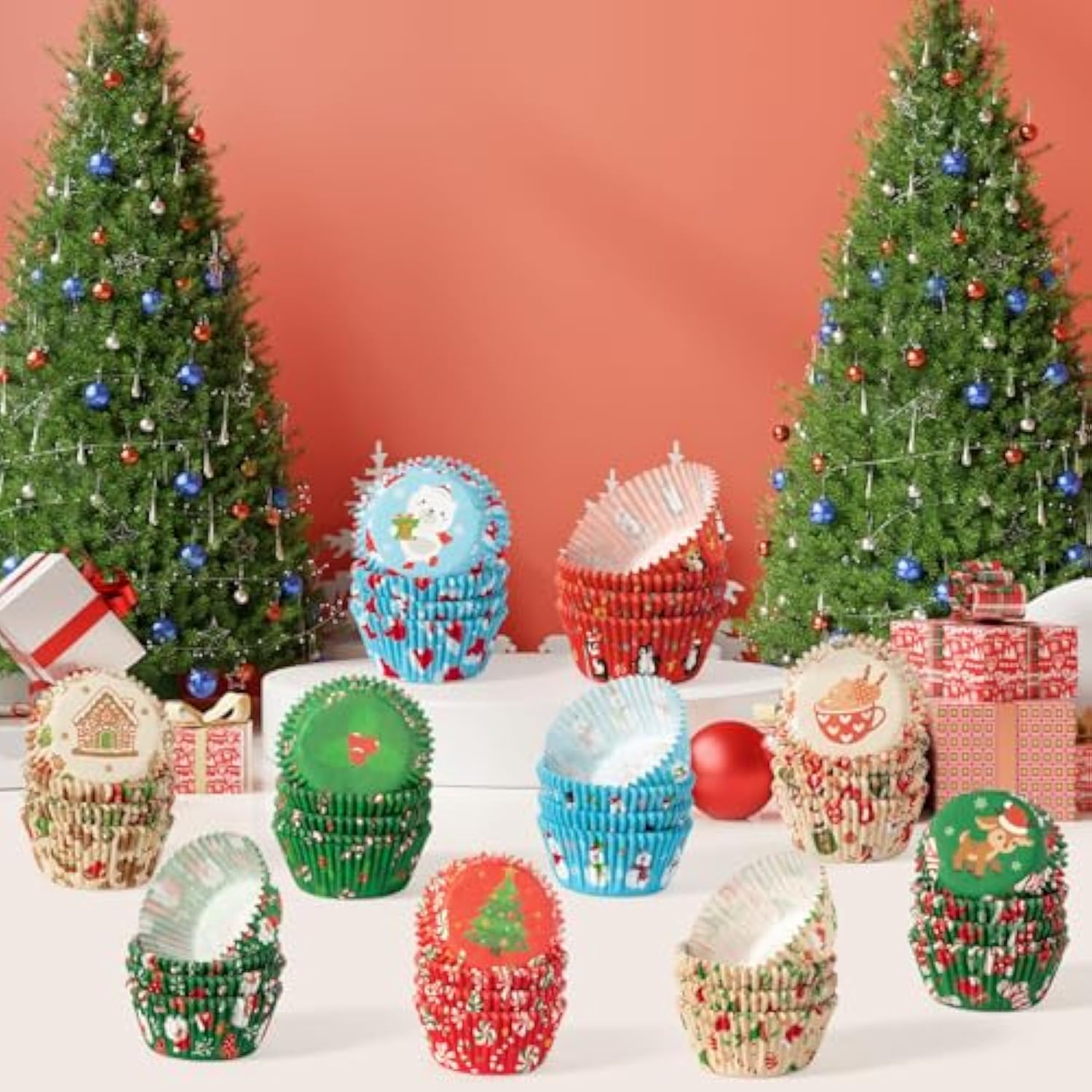 Christmas Mini Cupcake Liners - 600Pcs Merry Christmas Candy Baking Cups Muffin Cupcake Wrappers, Xmas Tree Santa Claus Snowman Chocolate Cake Wrap Making Supplies For Xmas Eve Party(10 Styles)