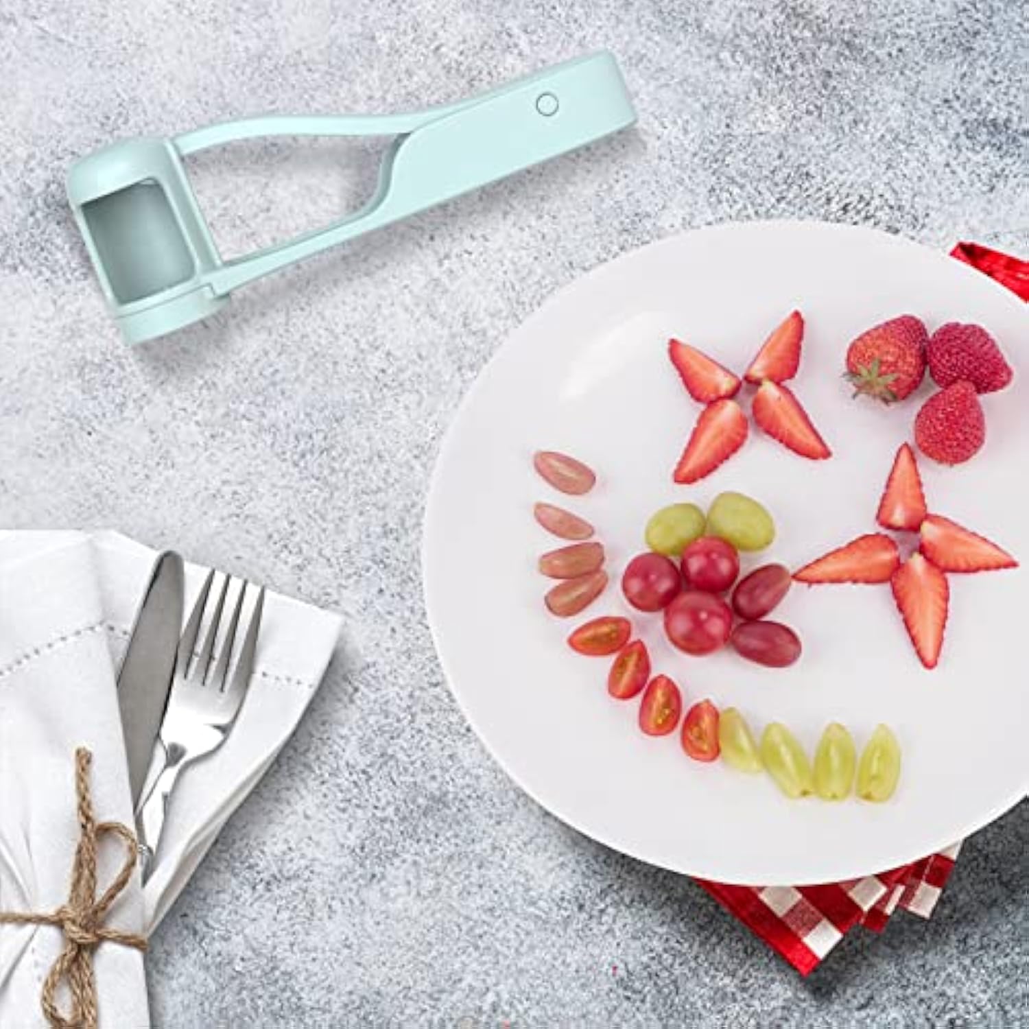 Grape Cutter Grape Slicer For Toddlers Baby,Grape Cherry Tomato Strawberry Cutter Quarter Slicer Tool For Vegetable Fruit Salad Cake Decoration,Stainless Steel Kitchen Gadget Fruit Cutter