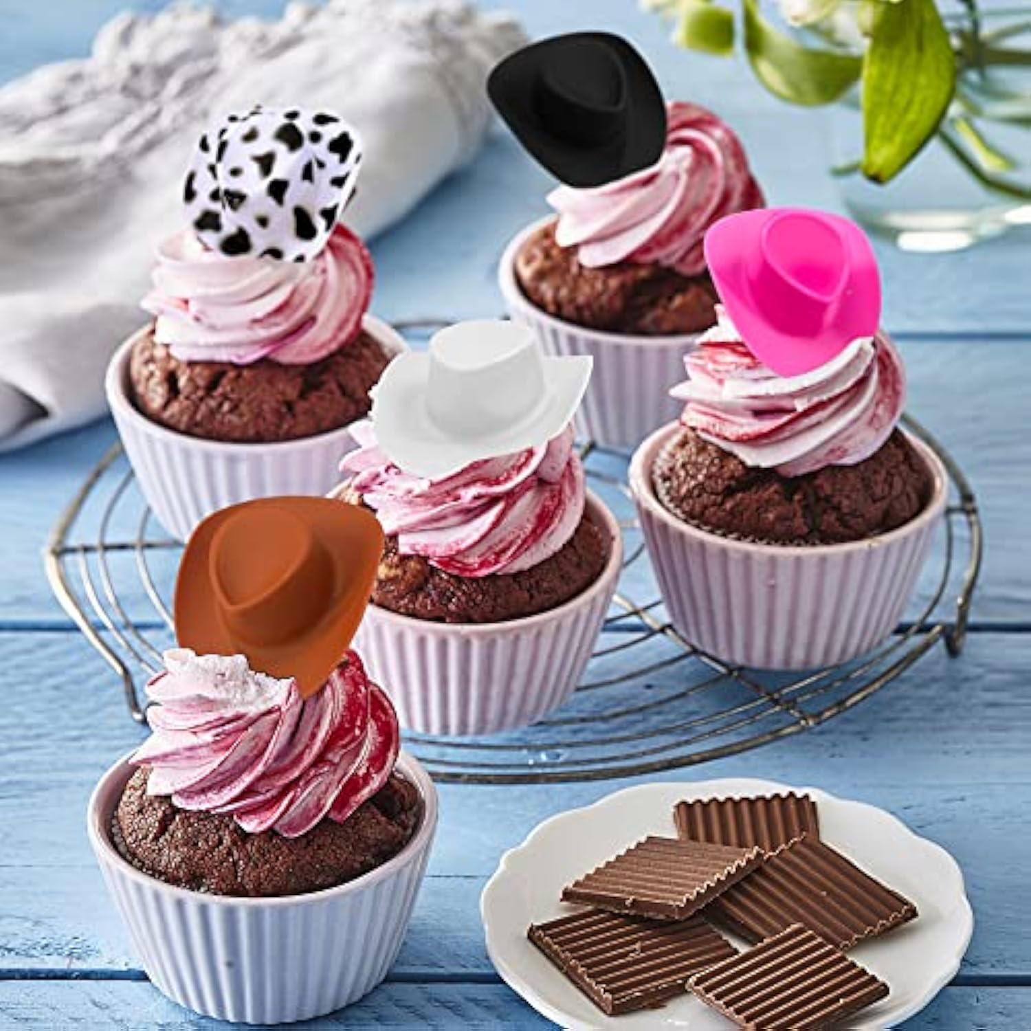 30Pcs Mini Western Cowboy Cowgirl Hats Plastic Party Accessories (Multi)