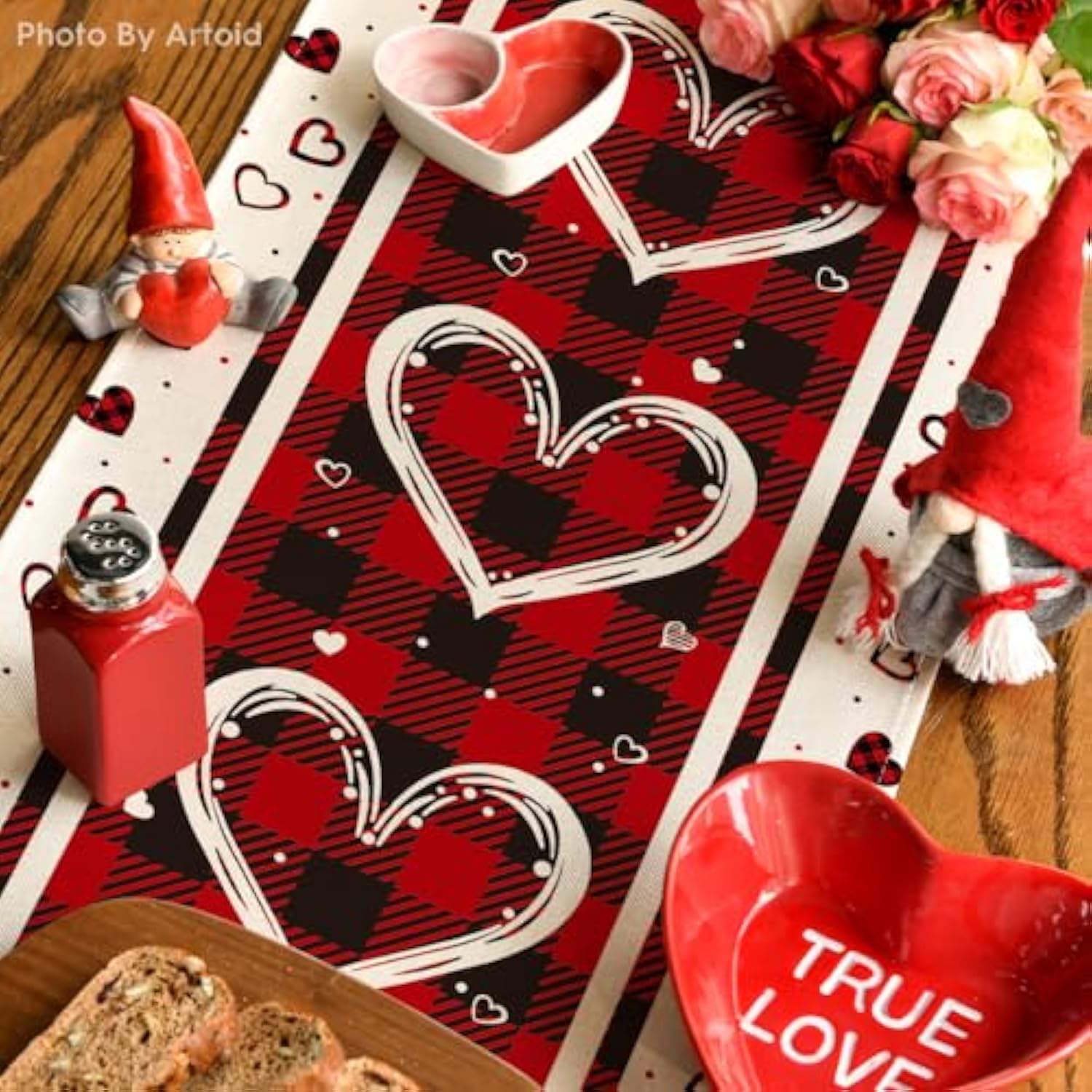 Buffalo Plaid Love Hearts Valentine'S Day Table Runner, Seasonal Kitchen Dining Table Decoration For Indoor Home Party 13X72 Inch