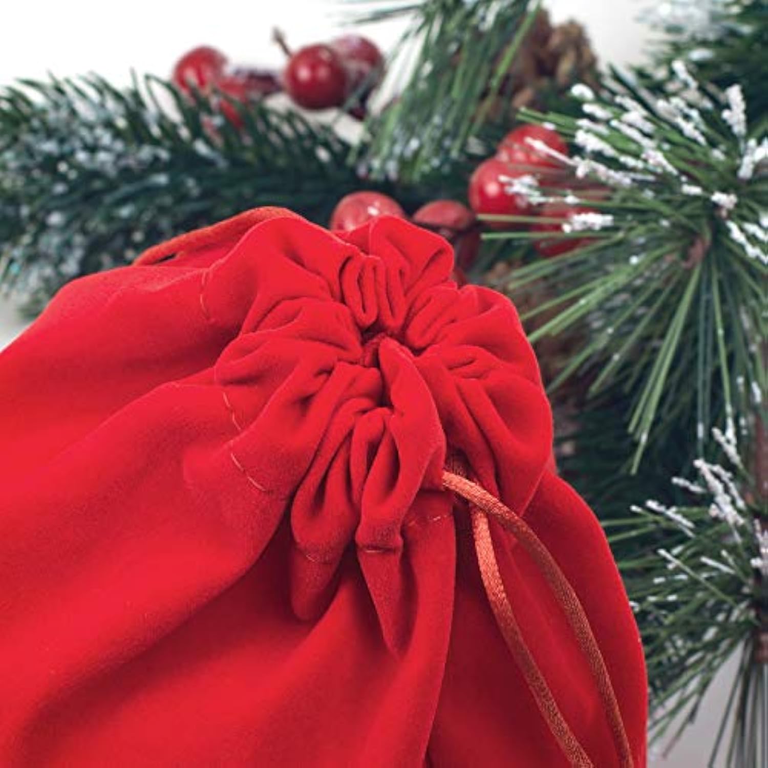 Christmas Gift Bags 5Pcs Of Flannel Small Bag With Drawstring Medium Size Good For Xmas Party Favors