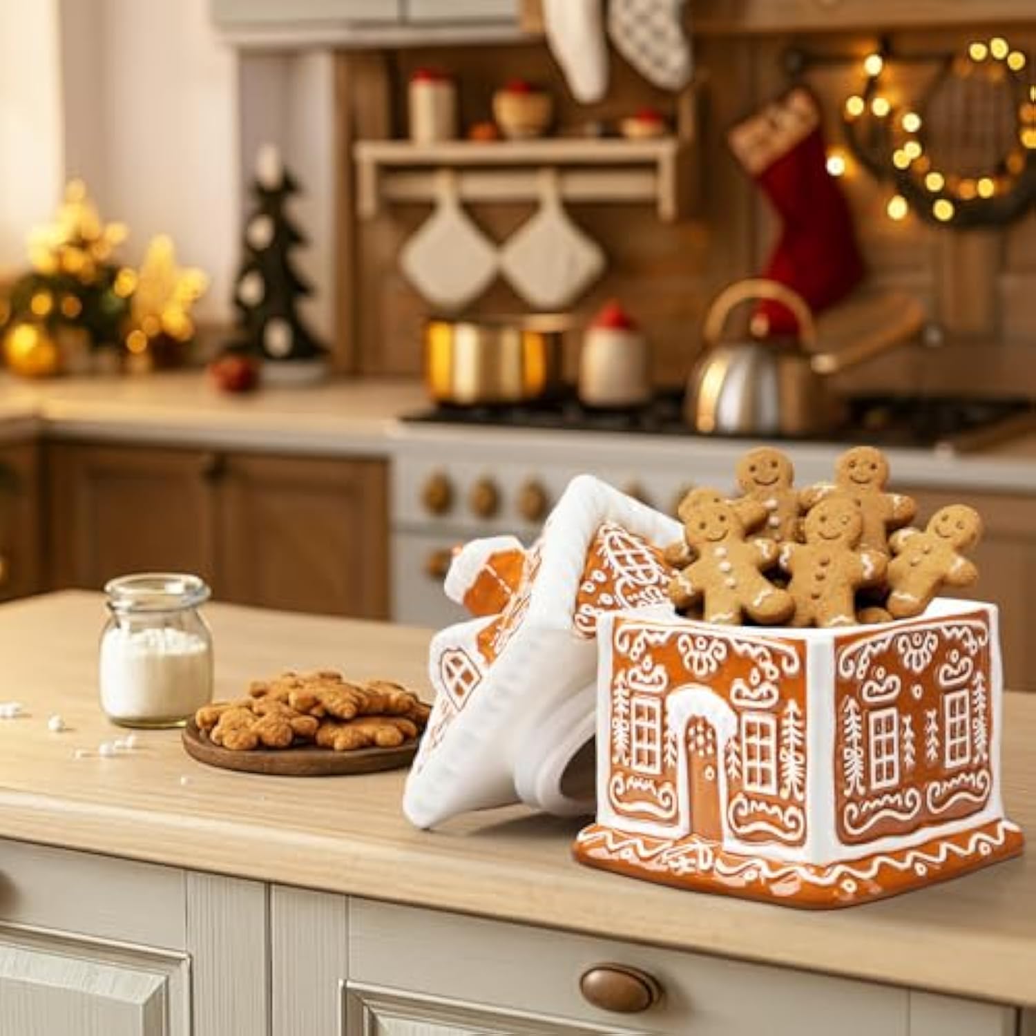 Gingerbread House Christmas Candy Jar With Lid 9.3 Inch Ceramic Christmas Cookie Jar Decorative Treats Storage Container For Holiday Kitchen Xmas Decoration Gift Counter