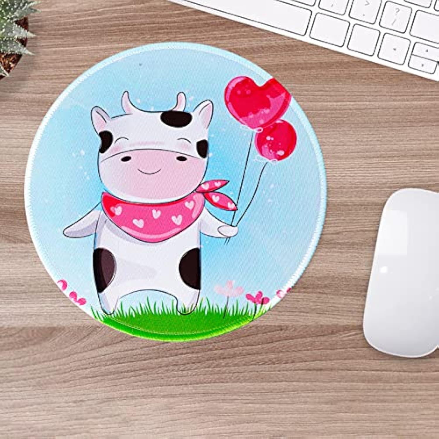 Round Mouse Pad, Cute Funny Small Mouse Pad 8.6 X 8.6 Inch With Non-Slip Rubber Base, Stitched Edge Mouse Pad Fine Mouse Pads For Desk Accessories Laptop Gaming Office Supplies Decor (Calf)