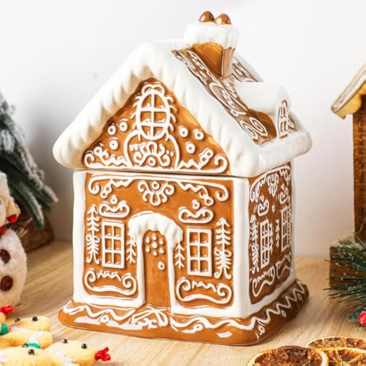 Gingerbread House Christmas Candy Jar With Lid 9.3 Inch Ceramic Christmas Cookie Jar Decorative Treats Storage Container For Holiday Kitchen Xmas Decoration Gift Counter