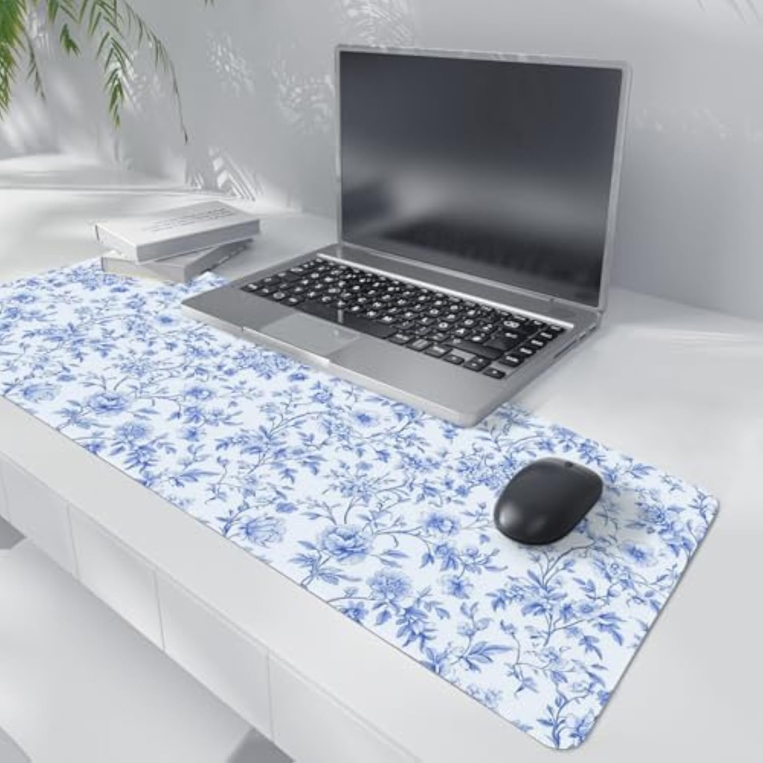 Light Blue Chinoiserie Mouse Pad,Vintage Blue And White Floral Desk Mat,Xl Large Vintage Floral Preppy Mouse Pad,Girly Gaming Mousepad,Girly Laptop Desk Mat For Dorm Home Office,31.5X11.8 Inch