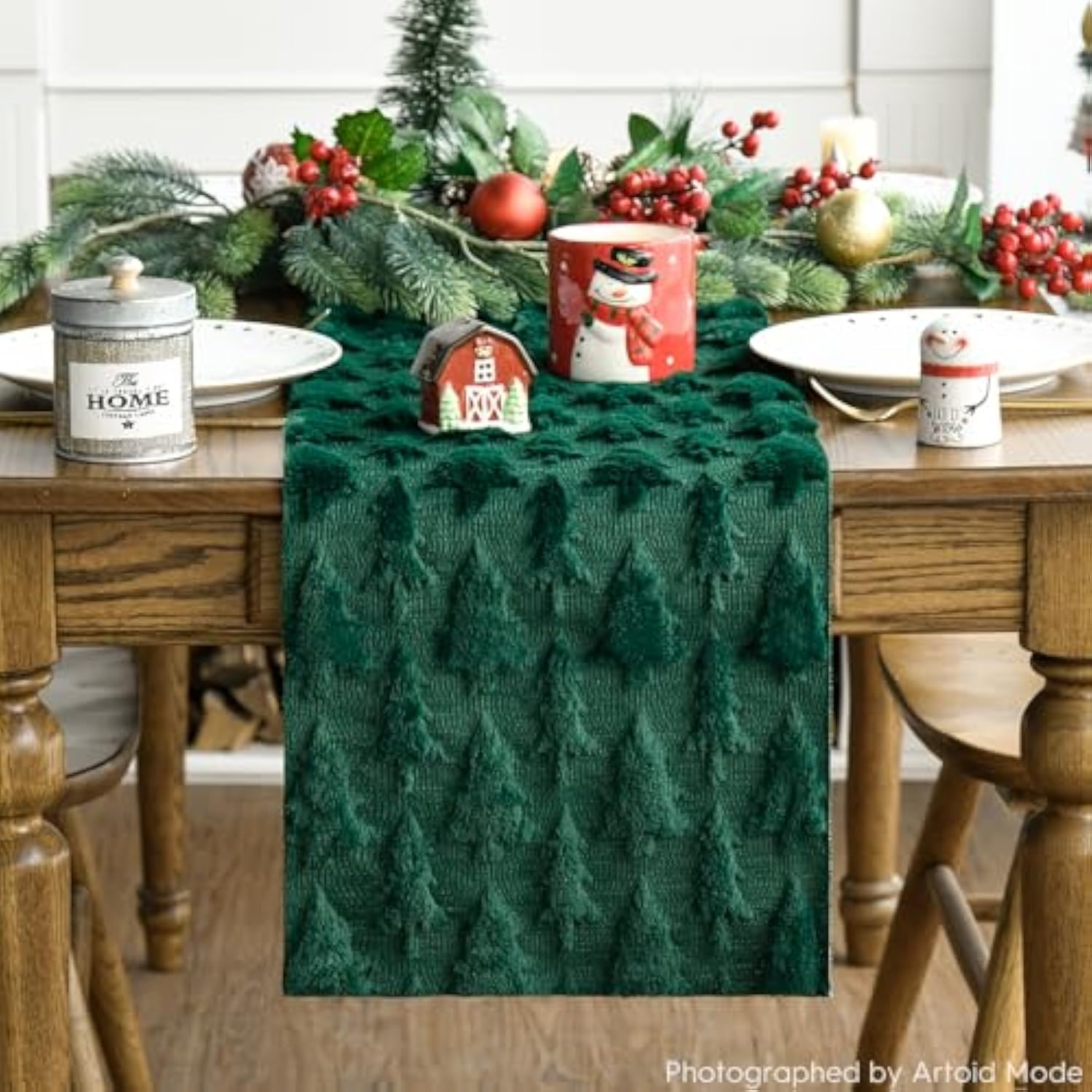 Green Christmas Trees Soft Plush Faux Fur Jacquard Christmas Table Runner, Holiday Kitchen Dining Table Decoration For Home Party Decor 13X72 Inch