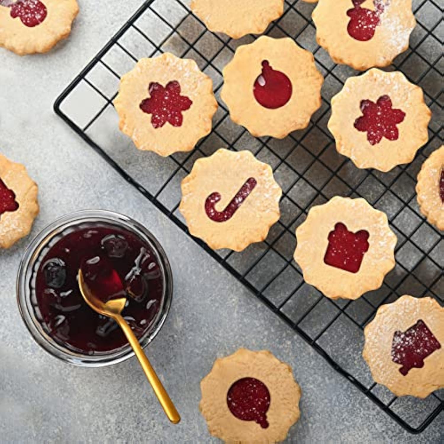 12Pcs Christmas Metal Cookie Cutters, Linzer Cookie Cutter Christmas Wreath Gingerbread Man, Snowflake, Deer Head For Baking Christmas Party Supplies