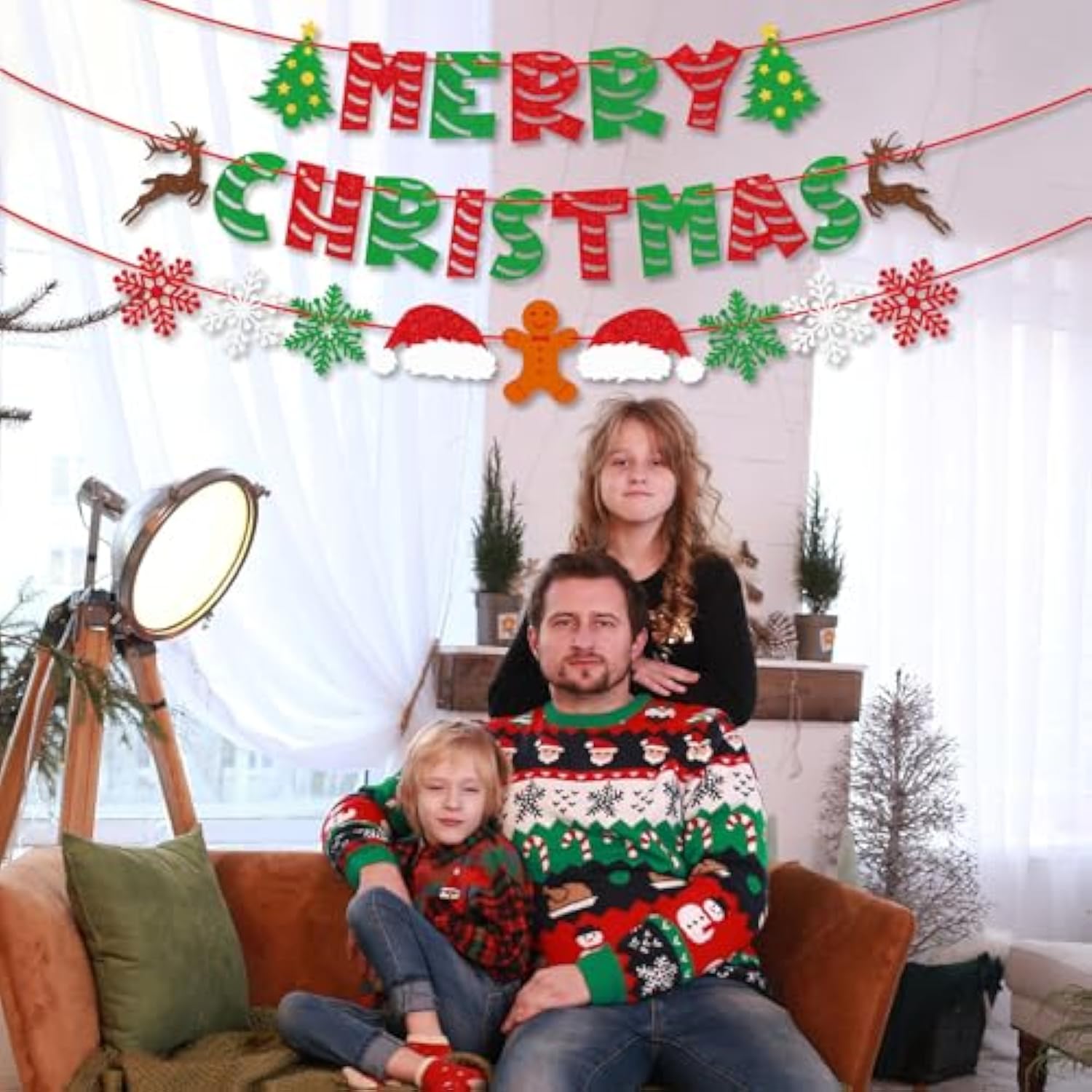 Pre-Strung Glitter Merry Christmas Banner For Christmas Decorations, With Santa Hat, Christmas Tree, Reindeer, Snowflakes, And Gingerbread Man, Christmas Party Supplies, Green