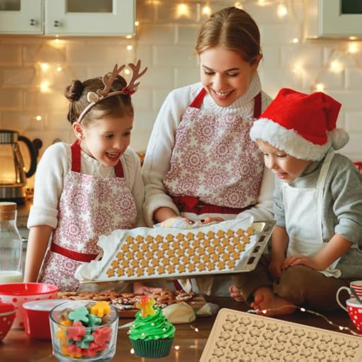 Christmas Gummy Molds, Christmas Candy Molds Silicone Gingerbread Man 100 Cavities Mini Christmas Silicone Mold For Chocolate, Hard Candy, Ice Cube, Cookies Baking, Cupcake Decorations