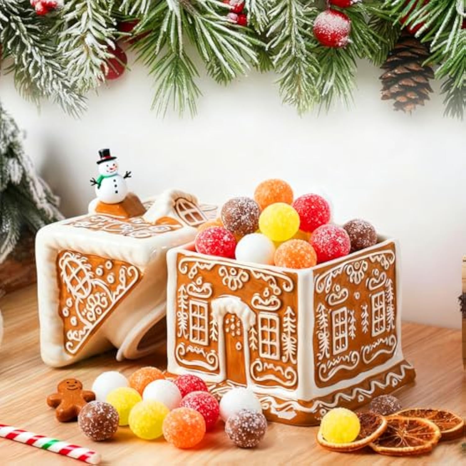 Gingerbread House Christmas Candy Jar With Lid 9.3 Inch Ceramic Christmas Cookie Jar Decorative Treats Storage Container For Holiday Kitchen Xmas Decoration Gift Counter