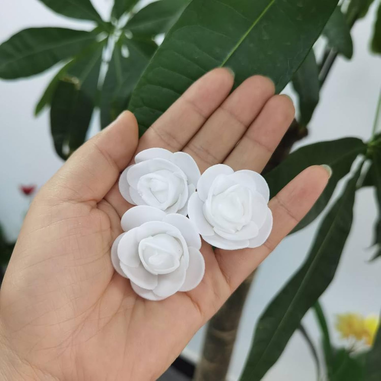 120Pcs Mini Foam Rose Heads,1.18" Mini Roses White Artificial Flowers,Mini Roses For Crafts Diy Wedding Party Valentine'S Day Festival Home Rose Wall Decoration (White)