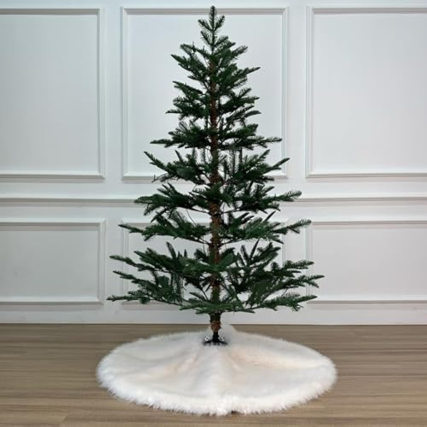 36-Inch Huntsman High-Pile Faux Fur Christmas Tree Skirt With Hidden Slide Clasp Closure And Durable Microfiber Backing, Ivory
