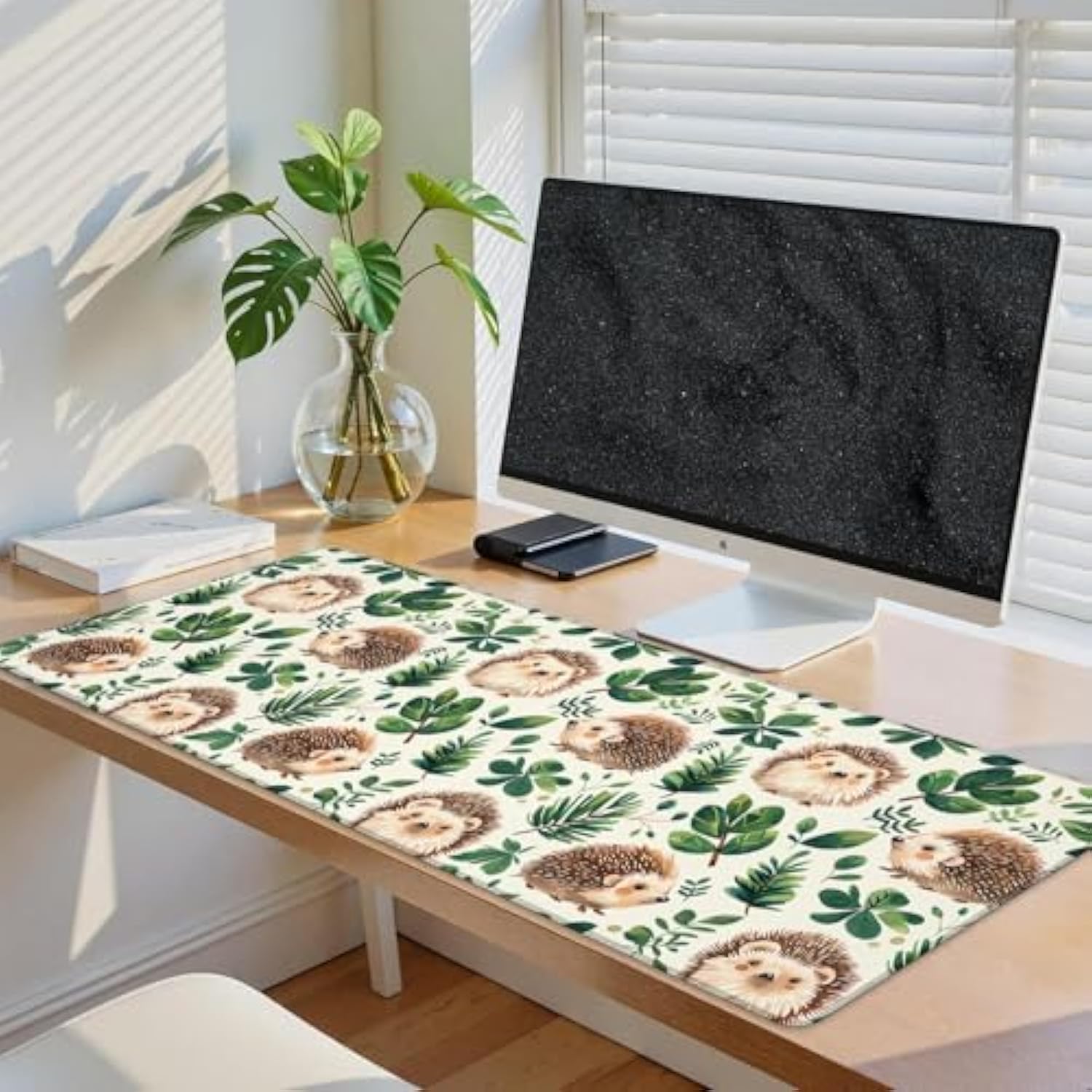 Cute Hedgehog Gaming Mouse Pad, 31.5"×11.8" Extended Desktop Mouse Pads For Keyboard Laptop Computer, Large Desk Mat With Stitched Edges For Work Office Desk Decor (Hedgehog & Leaves)