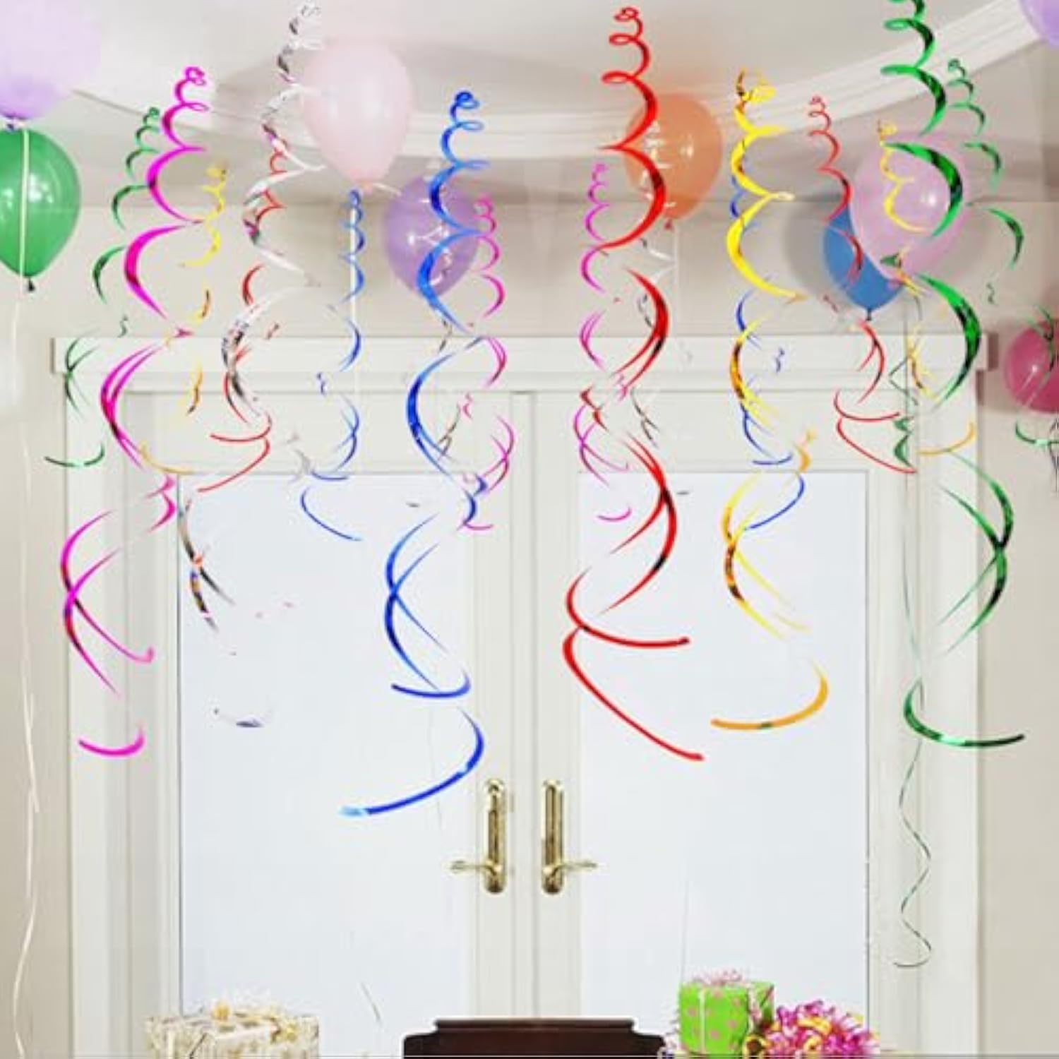 20-Pack Black & Gold Party Swirls Foil Ceiling Hanging Whirls Decorations