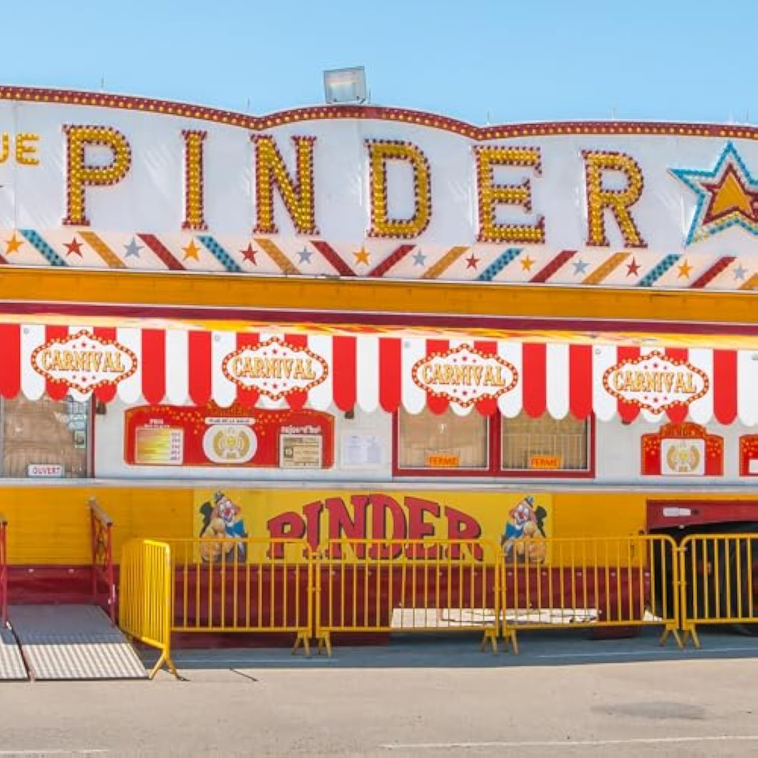 4 Pcs Carnival Awning Decorations Circus Tent Wall Decor Hanging Banners Red And White Stripe Canopy Stand Sign Circus Carnival Theme Party Supplies, 9.84 X 78.74