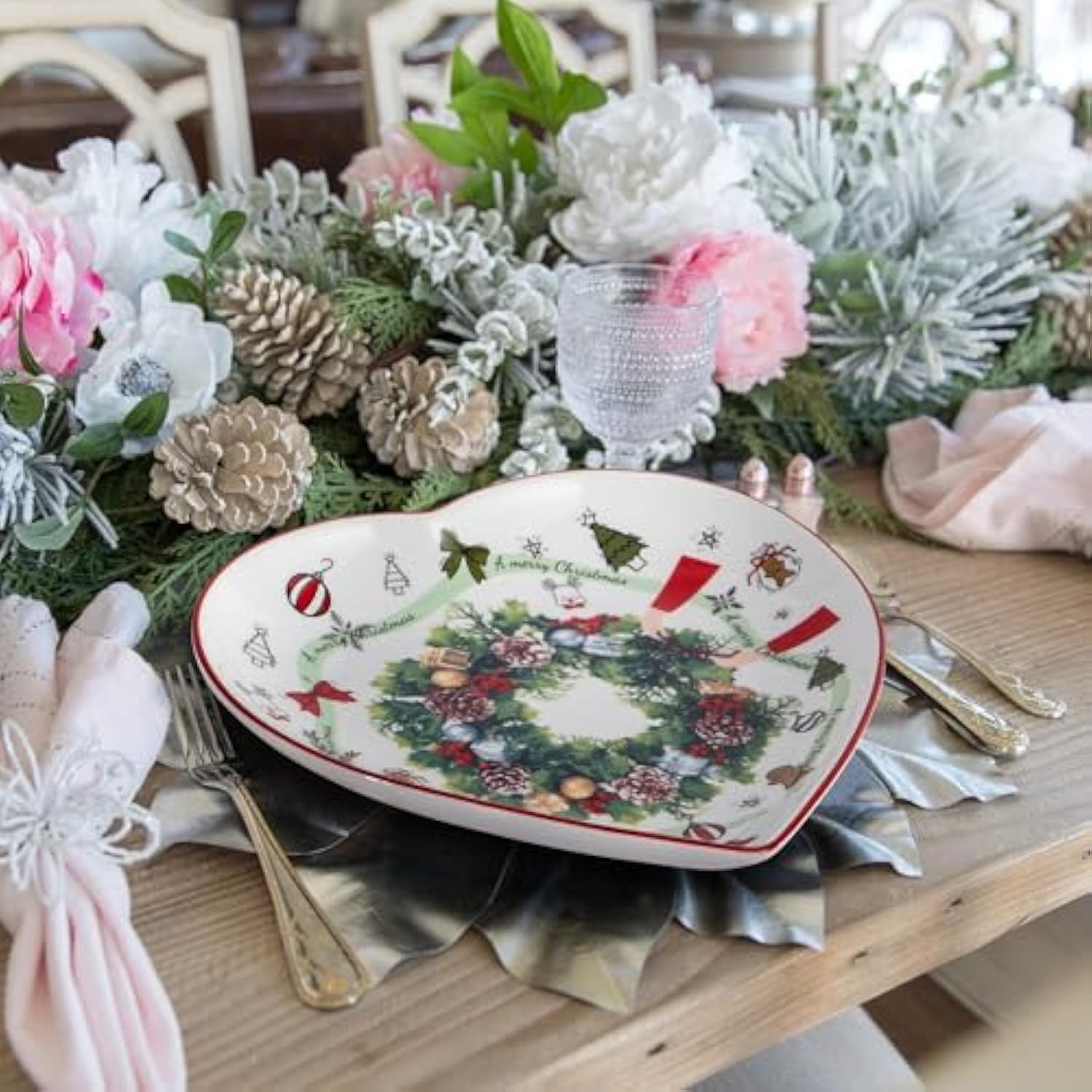 8 Inch Heart Shape Plate With Christmas Pattern, New Bone China For Serving Appetizer, Cake, Candy And Holiday Dish, For Holiday Table, Christmas Party Or Festival Celebration, Set Of 2, Green Wreath