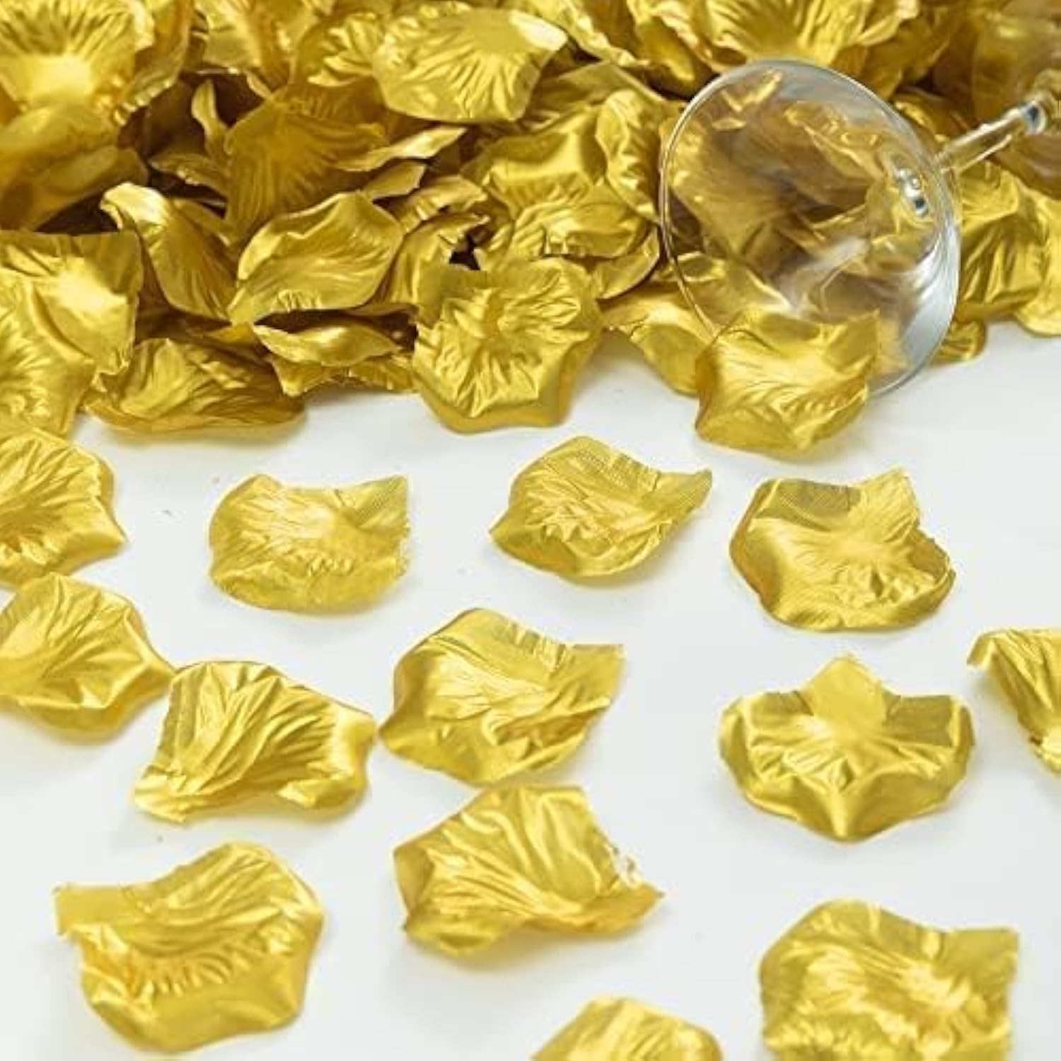 0.6Lb Gold Rose Petals,2500 Pcs Silk Rose Petals,2.3'' Artificial Fake Faux Gold Flower Pedals,Rose Gold Petals For Wedding Decorations