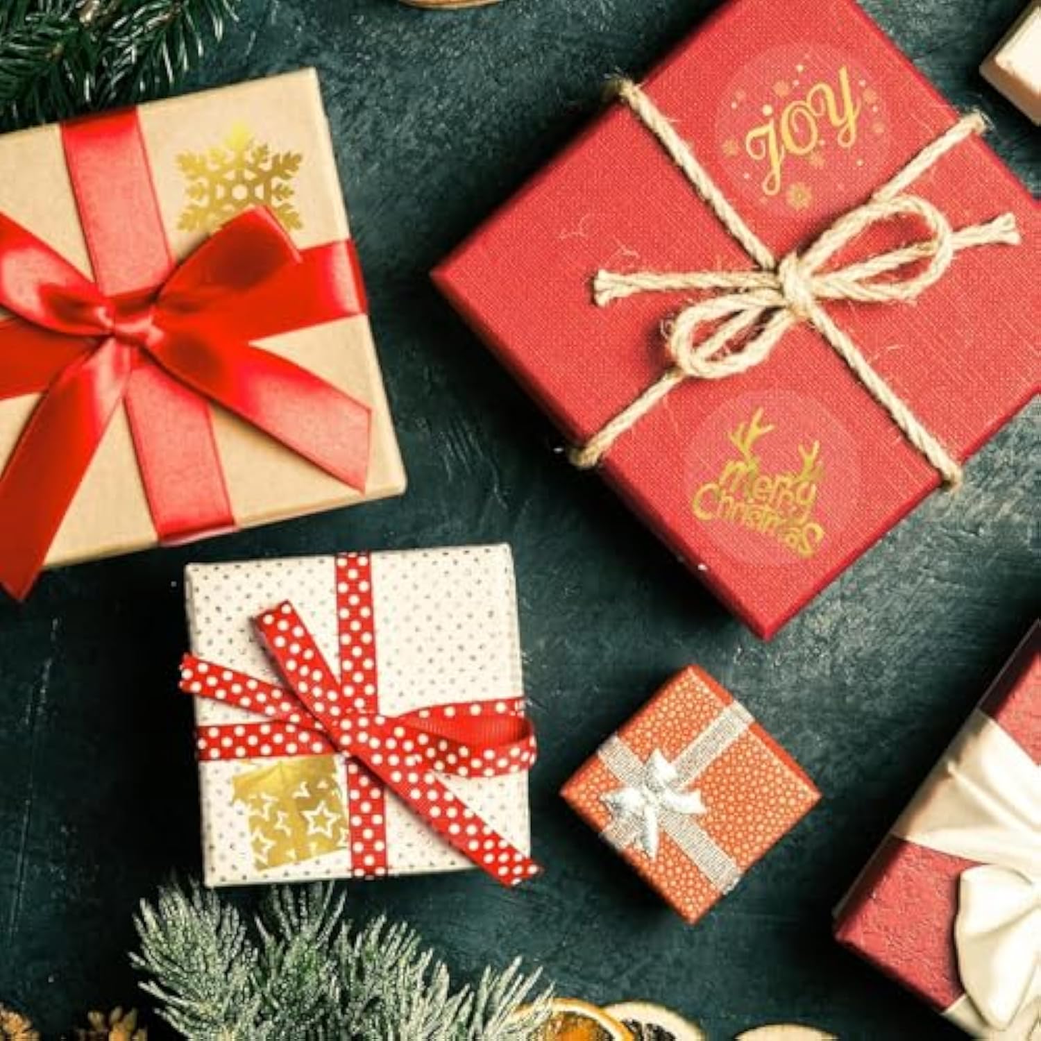 Merry Christmas Stickers Roll Gold Foil Snowflake Xmas Tree Paper Decals 6 Design Sparkly Winter Self-Adhesive Decorative Stickers For Envelope Sealing Invitation Card Party Supplies, 500Pcs