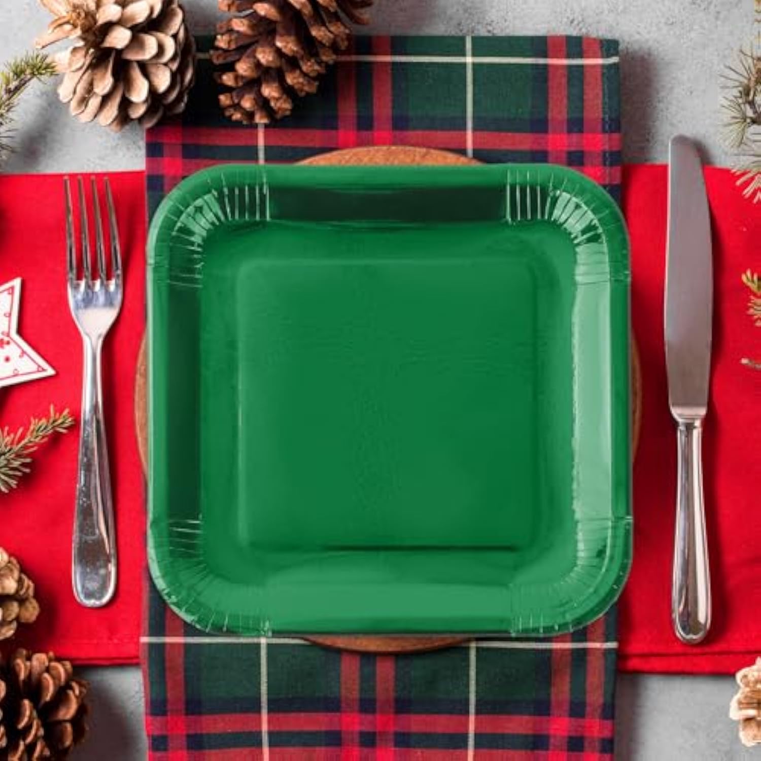 100Pcs Christmas Red Green Square Paper Plates 9 Inch Metallic Foil Plates Merry Christmas Disposable Plates For Xmas Winter Party Tableware Supplies