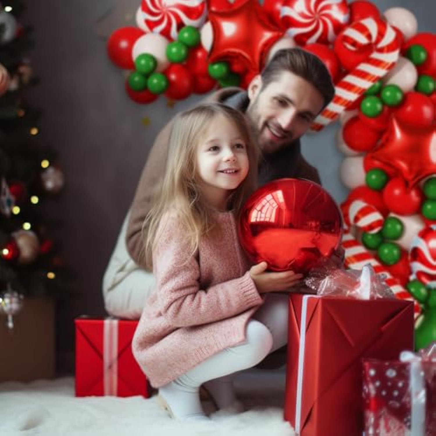 Christmas Balloon Garland Arch Kit, 123Pcs Red Green White New Year Xmas Balloons With Candy,Gift Box,Red Star,Cane Foil Balloons For Christmas Party Decorations,Birthday,Baby Shower